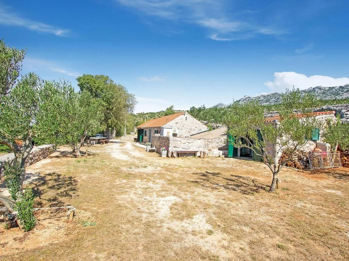 Charming Holiday Home In Seline With Garden 0*,